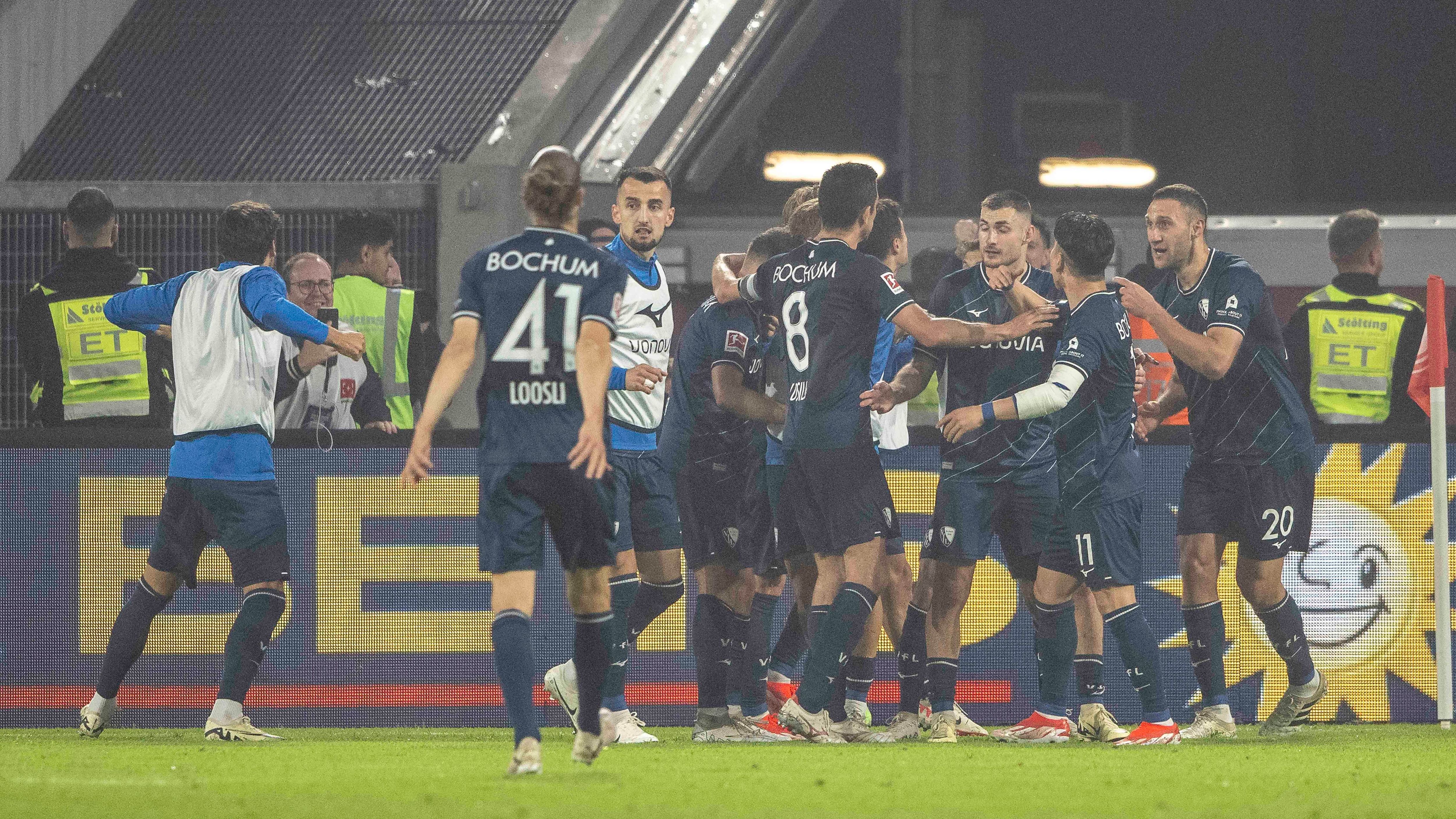 <strong>Fortuna Düsseldorf vs. VfL Bochum - die Noten beider Teams</strong><br>Was für ein Drama, was für Emotionen! Das Elfmeterschießen musste in der Relegation entscheiden - mit dem besseren Ende für den VfL Bochum, der in der Bundesliga bleibt. Wir haben beide Mannschaften benotet.