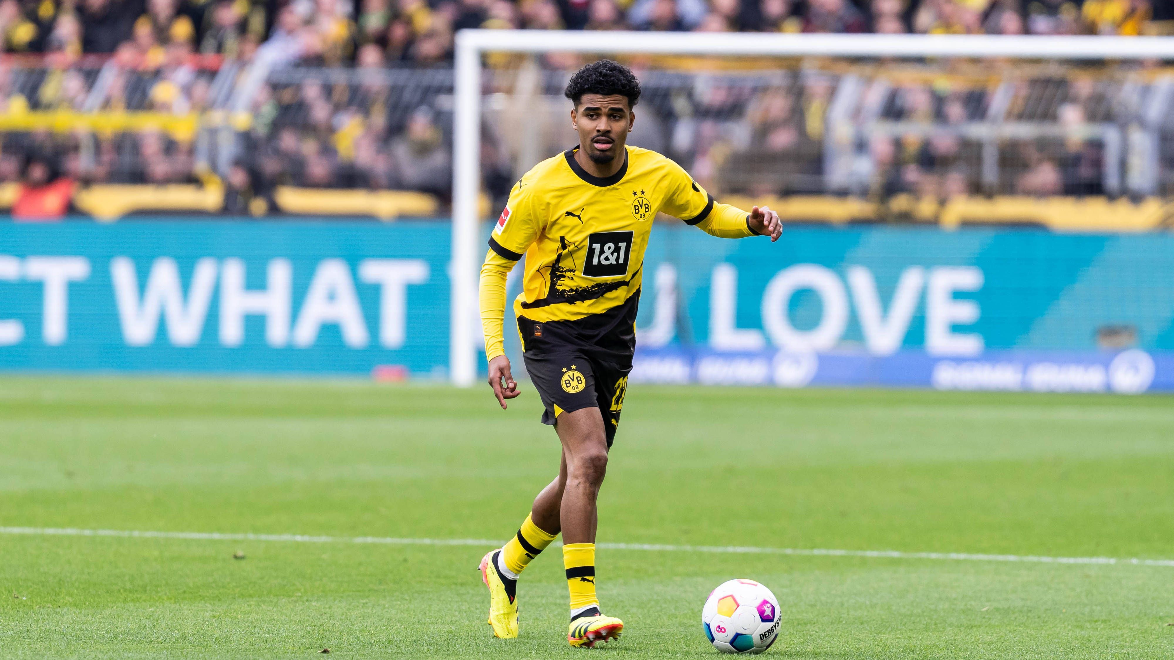 <strong>Ian Maatsen  (Borussia Dortmund)</strong><br>Defensiv abwechslungsreich – also Licht und auch ordentlich Schatten - wie zuletzt öfter. Im Spiel nach vorne nicht wirklich effektiv und zwingend. Vergibt in der 42. Minute eine gute Nachschusschance. Bleibt zur Pause in der Kabine. <strong><em>ran</em>-Note: 4</strong>