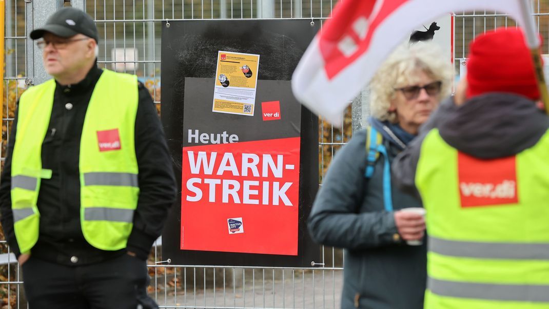 "Der November wird ein Streiknovember", hatte Verdi zuletzt angekündigt. Am heutigen Dienstag (7. November) ruft die Gewerkschaft diverse Berufsgruppen zur Arbeitsniederlegung auf.