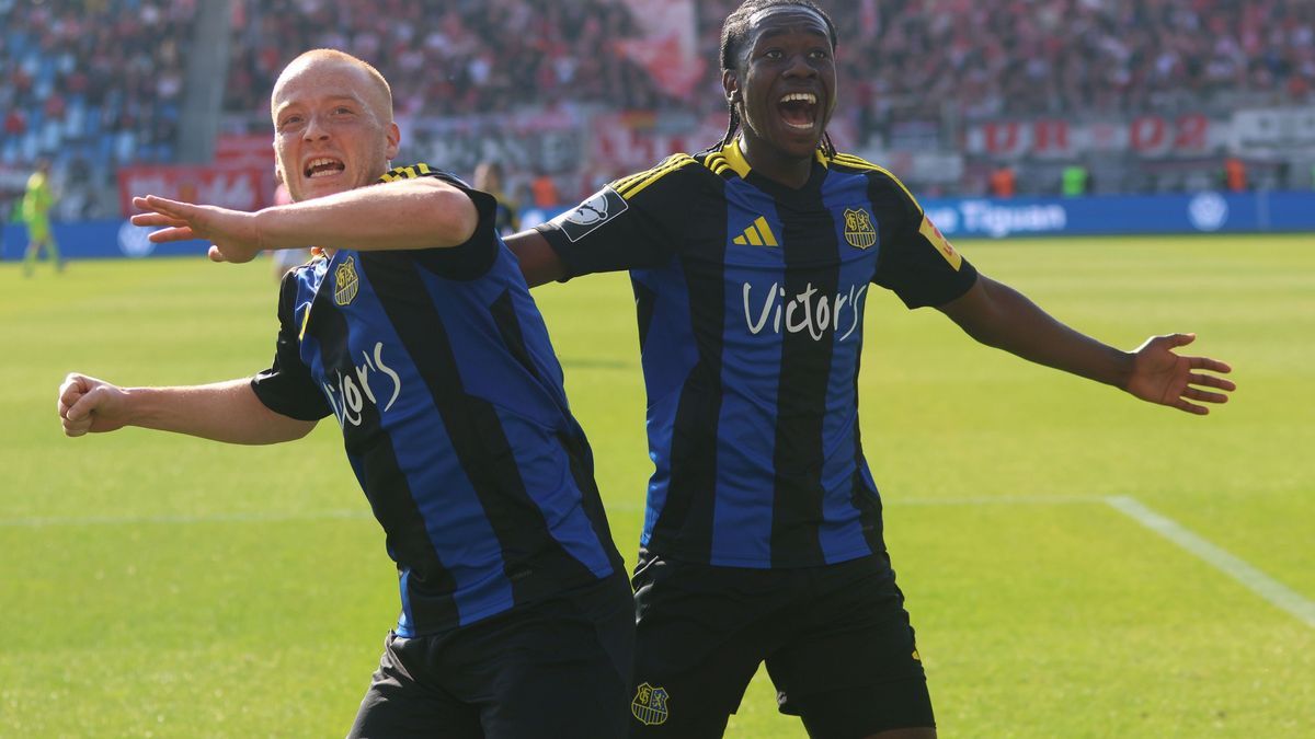 1. FC Saarbrücken v FC Energie Cottbus - 3. Liga