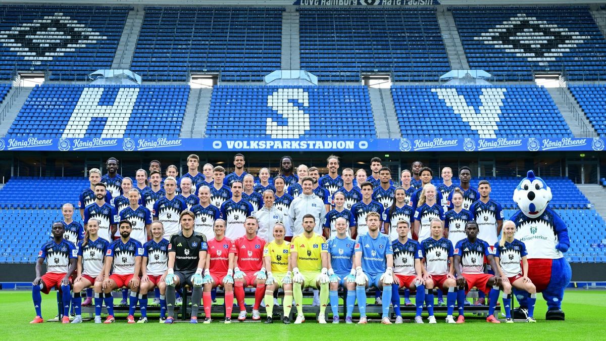 Beide Teams vereint: Das Mannschaftsfoto des HSV