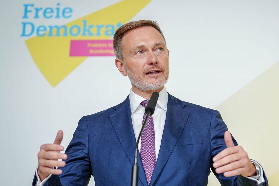 Endgültige Abschaffung des Solidaritätszuschlags auch für Vielverdiener und Stopp aller neuen Regulierungen: Finanzminister Lindner kommt mit einem neuen Forderungspapier.