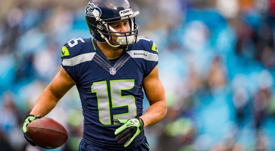 
                <strong>Jermaine Kearse - Wide Receiver (Seattle Seahawks)</strong><br>
                Sind die Tage von Wide Receiver Jermaine Kearse bei den Seattle Seahawks gezählt? Wie "ESPN" unter Berufung auf eine Quelle berichtet, wollen die Seahawks den 27-Jährigen am liebsten traden. Kearse war seit 2014 mit Unterbrechung Starter der Franchise, mit 41 Catches für 510 Yards und einen Touchdown legte er 2016 allerdings eine durchwachsene Saison hin und muss um seinen Platz bangen. Auch, weil Konkurrent Paul Richardson in den Playoffs starke Leistungen zeigte. Bei einem Trade würden die Seahawks in der Saison 2017 immerhin 2,2 Millionen Dollar Grundgehalt sparen.
              