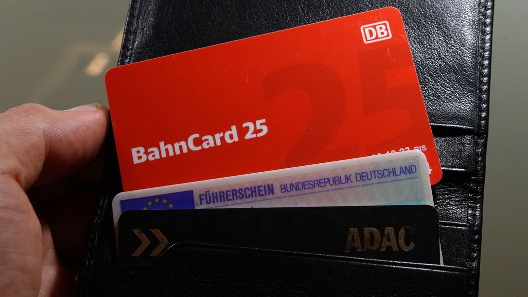 Die Bahncards 25 und 50 gibt es ab Anfang Juni nur noch digital.
