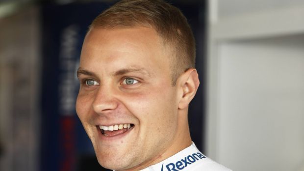 
                <strong>Valtteri Bottas</strong><br>
                Valtteri Bottas: Ein kostengünstiger Routinier. Der Finne fährt seit 2013 in der Formel 1, der Aufstieg zu einem Top-Team wird im Grunde Jahr für Jahr erwartet. Mercedes-Motorsportchef Toto Wolff gehört zum Managament-Team des 26-Jährigen, der auch immer mal wieder mit Ferrari in Verbindung gebracht wurde, für 2017 aber an Williams gebunden ist. Als es in diesem Jahr um Rosbergs neuen Vertrag bei Mercedes ging, fiel auch sein Name. Eine große Lösung ist er aber nicht.
              