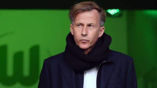 
                <strong>Andries Jonker (VfL Wolfsburg)</strong><br>
                Punkteschnitt: 1,65 pro Spiel - Punkte in der Bundesliga: 28Bundesliga-Spiele als Trainer: 17Verein(e) als Bundesliga-Trainer: VfL Wolfsburg, FC Bayern MünchenBilanz: acht Siege, vier Unentschieden, fünf Niederlagen - Torverhältnis: 34:24
              