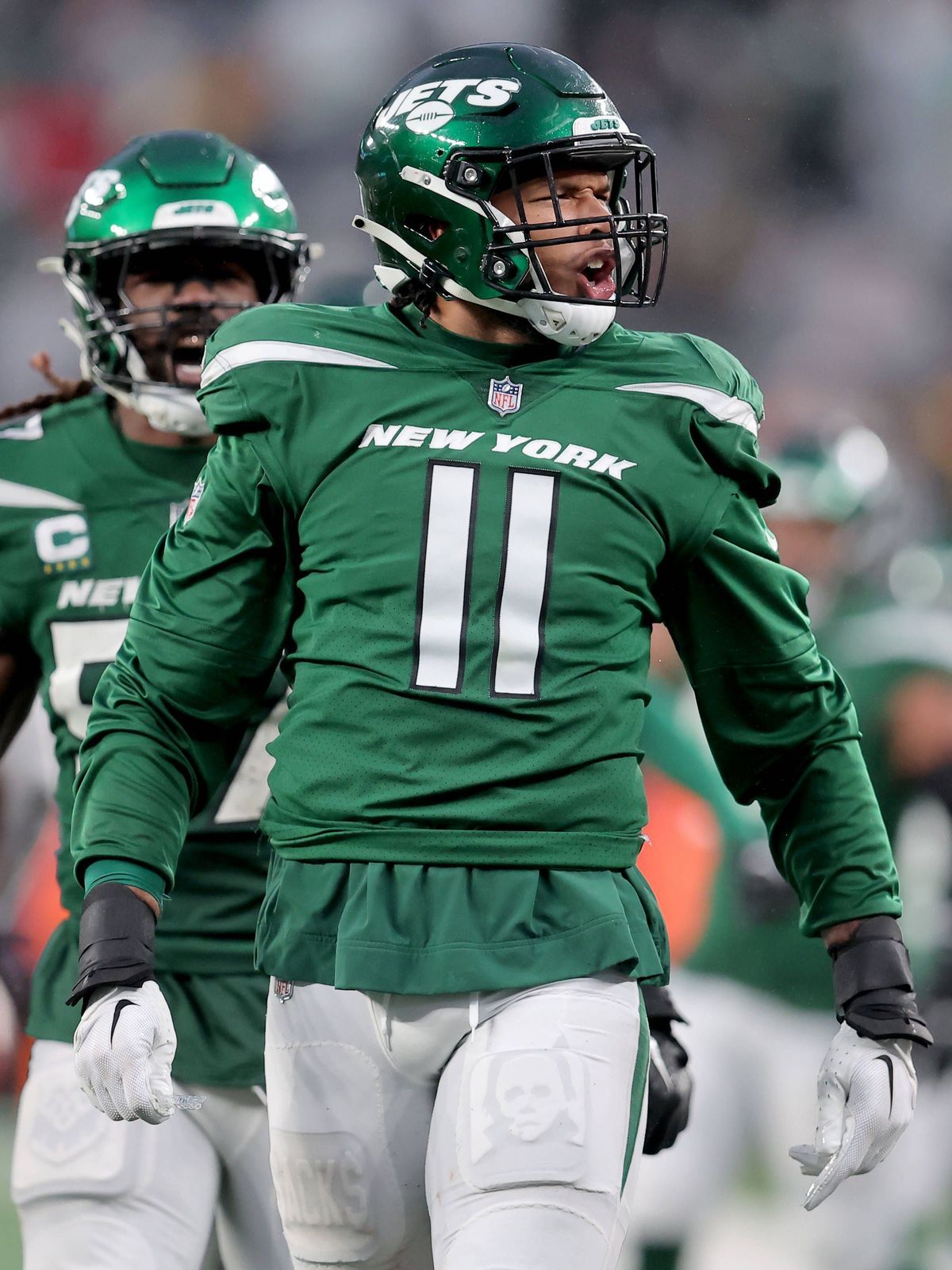 NFL, American Football Herren, USA Atlanta Falcons at New York Jets Dec 3, 2023; East Rutherford, New Jersey, USA; New York Jets linebacker Jermaine Johnson (11) reacts during the fourth quarter ag...