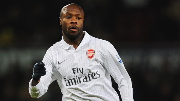 
                <strong>William Gallas</strong><br>
                William Gallas: Wie auch Balotelli liebt William Gallas (früher FC Arsenal) schnelle Autos. Der ehemalige französische Nationalspieler hat sich einen vollverchromten Mercedes gegönnt. Die 500.000 Euro dafür waren wohl das kleinere Problem. Die Blicke von Passanten sind ihm damit auf jeden Fall sicher.
              