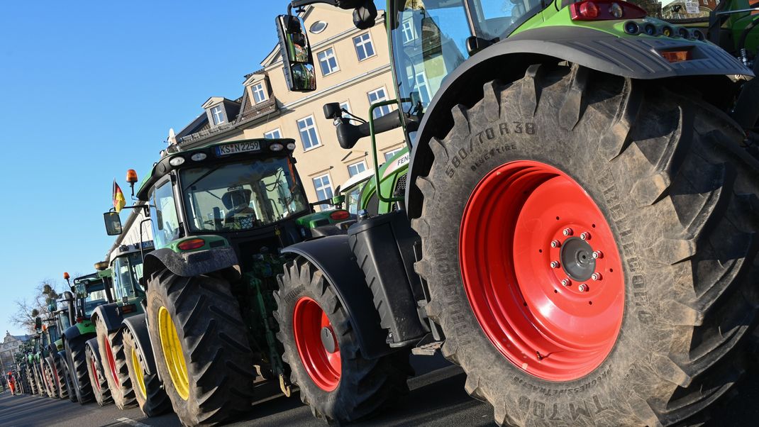 Die Ampel-Regierung hat mit ihren Plänen für den Abbau der Steuervergünstigungen für Agrardiesel einen Proteststurm der Bauern ausgelöst.