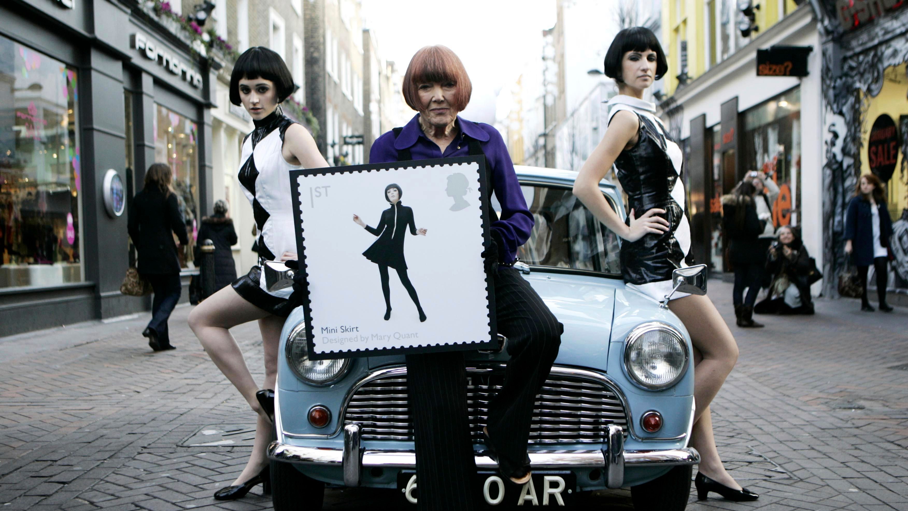 Ihre Mode wurde zum Inbegriff der Swinging Sixties: Mary Quant (Mitte) ist im Alter von 93 Jahren gestorben.