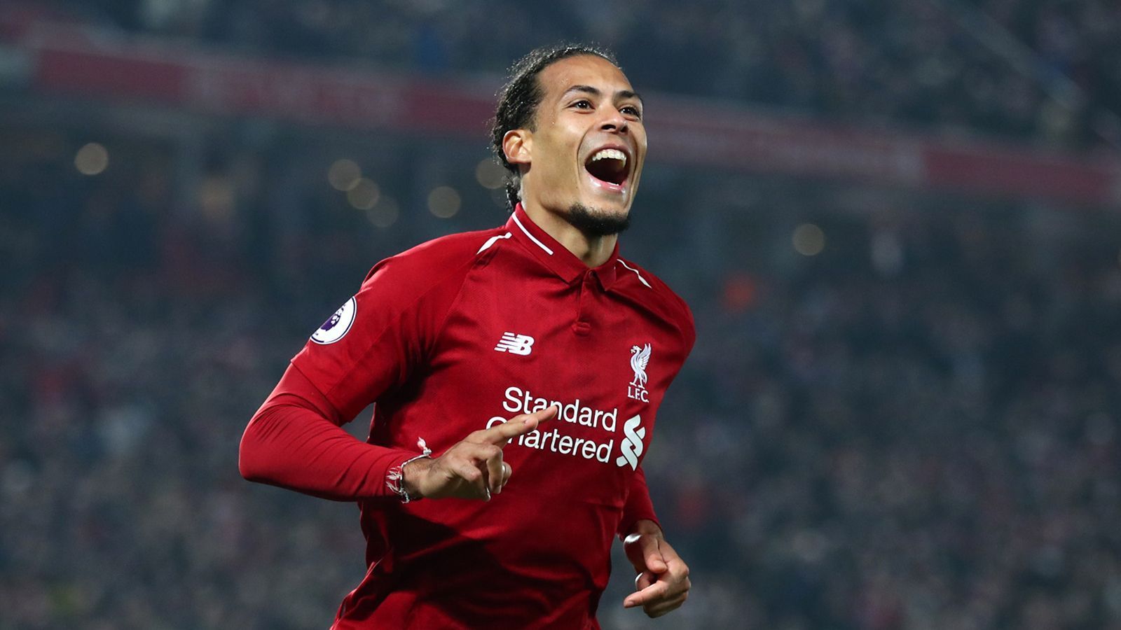 
                <strong>Virgil van Dijk ist Englands Fußballer des Jahres 2019</strong><br>
                Virgil van Dijk ist Englands Fußballer des Jahres 2019! Die Premier-League-Profis wählten den Niederländer zum Nachfolger von Liverpool-Teamkollege Mohamed Salah. "Ich denke, es ist die größte Ehre, die man bekommen kann: von den Spielern, gegen die man jede Woche spielt, zum Spieler des Jahres gewählt zu werden", sagte der 27-Jährige dem TV-Sender "Sky Sports". Der Niederländer ist somit der erste Abwehrspieler seit 2005, der diese Auszeichnung erhält. Damals wurde Chelseas John Terry zum besten Profi der Premier League gewählt. ran.de zeigt euch die Vorgänger von Virgil van Dijk der letzten 15 Jahre bei der Wahl zu Englands Fußballer des Jahres.
              