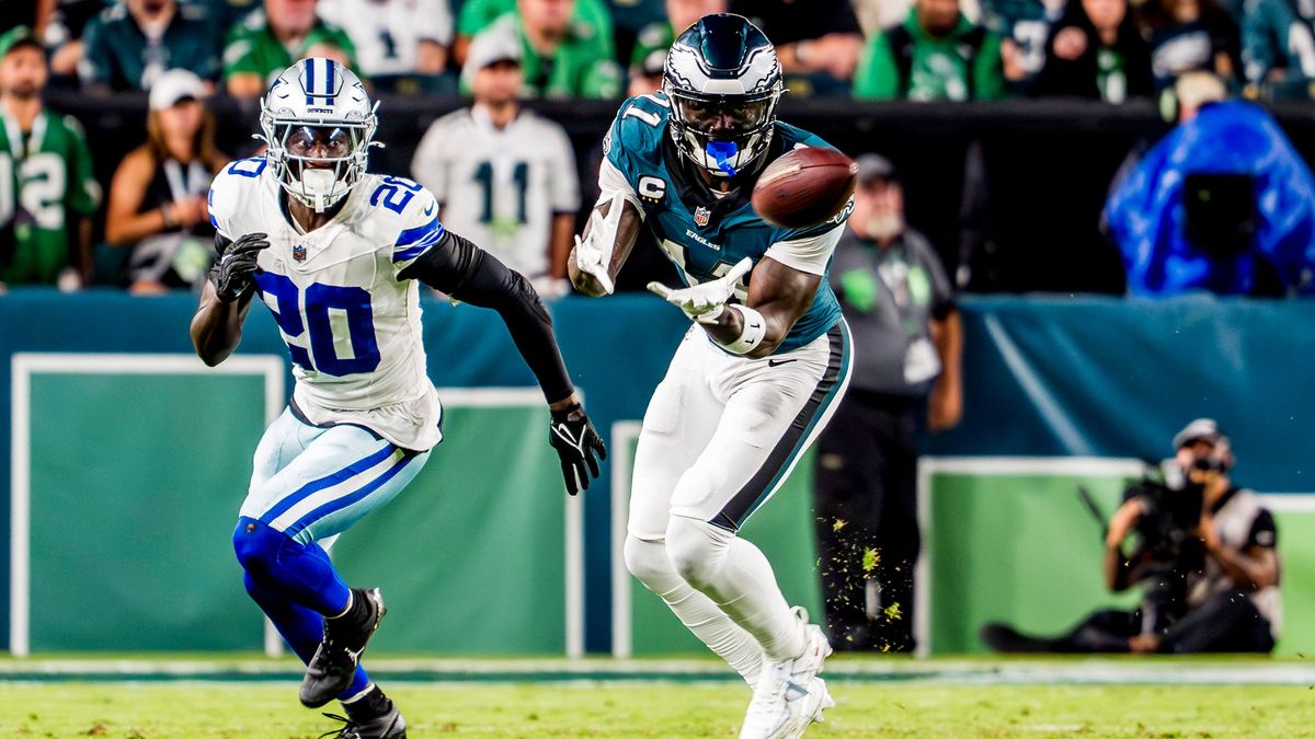 September 5, 2025, Philadelphia, Pa, USA: Philadelphia Eagles wide receiver A.J. Brown (11) makes a catch during the NFL, American Football Herren, USA football matchup between the Dallas Cowboys a...