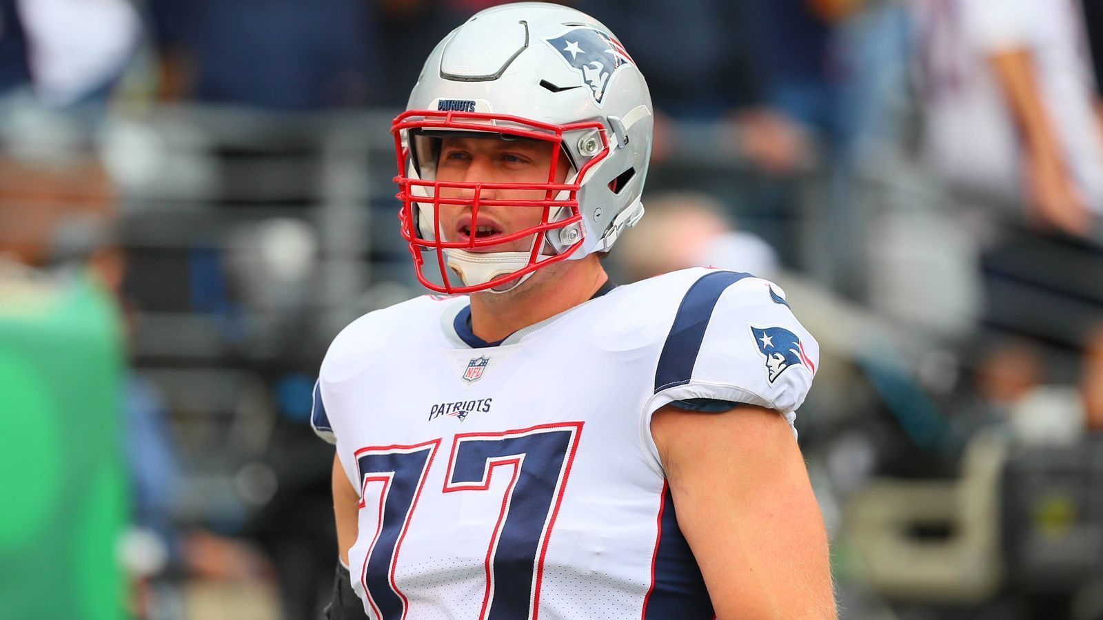 
                <strong>Nate Solder</strong><br>
                Auch Nate Solder litt unter Hodenkrebs und kämpfte erfolgreich gegen ihn an. Im Frühjahr 2014 erfuhr der Offensive-Tackle der New England Patriots von der Diagnose. Solder verpasste allerdings nur Teile der Vorbereitung und gewann am Ende der Saison mit den Patriots sogar den Super Bowl. Leider ereilte das Schicksal auch seinen Sohn, bei dem Ende 2015 Nierenkrebs diagnostiziert wurde, gegen den dieser immer noch ankämpft.
              