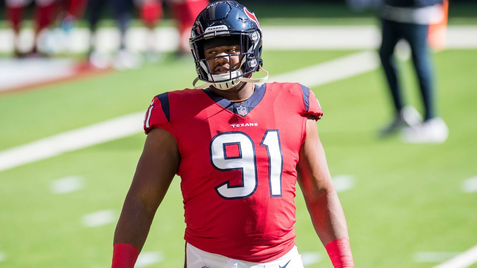
                <strong>Defensive Tackle: Carlos Watkins</strong><br>
                Neben Osa Odighizuwa agiert ein weiterer Neuzugang bei den Cowboys, nicht aber aus dem Draft, sondern aus der Free Agency. Carlos Watkins spielt für günstige 1,8 Millionen Dollar und soll neben dem Rookie den Lauf stoppen. Auch im Pass Rush kommt den beiden Defensive Tackles eine wichtige Aufgabe zu: Um Tom Brady aus seinem Rythmus zu bringen, muss der Druck aus der Mitte kommen, also von den DTs. Ob das gegen die hervorragende Interior Offensive Line der Buccaneers klappt, ist offen.
              