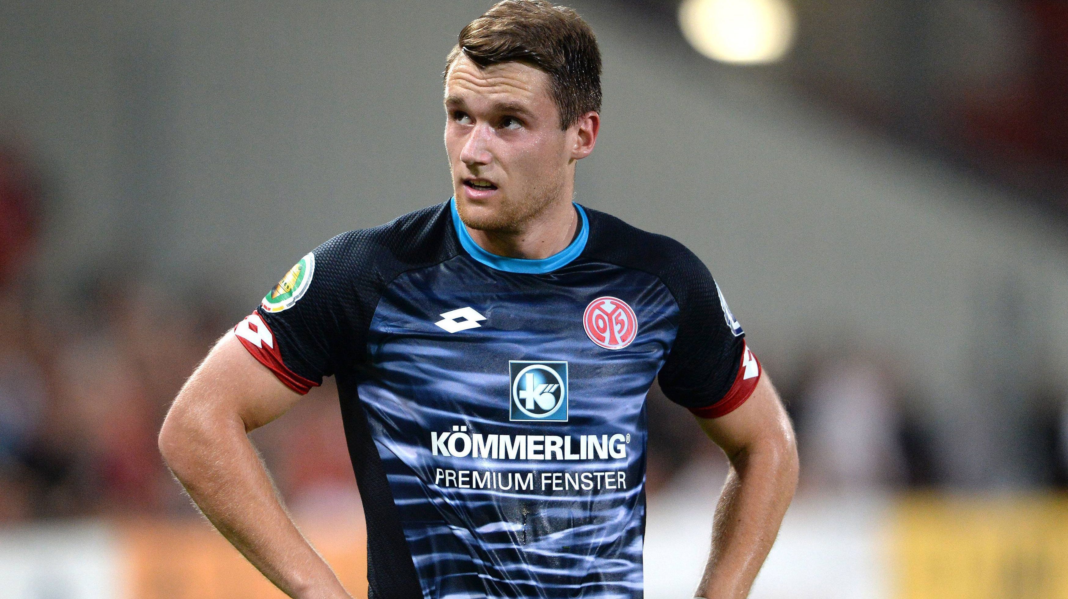 
                <strong>14. FSV Mainz 05 (4,3 Millionen Euro)</strong><br>
                Der 1. FSV Mainz 05 wurde auf der Suche nach einem neuen Partner für die Brust der Spieler bei Kömmerling fündig. Der Anbieter von Kunststofffenstern soll pro Saison etwa 4,3 Millionen Euro zahlen - das reicht für Platz 14.
              