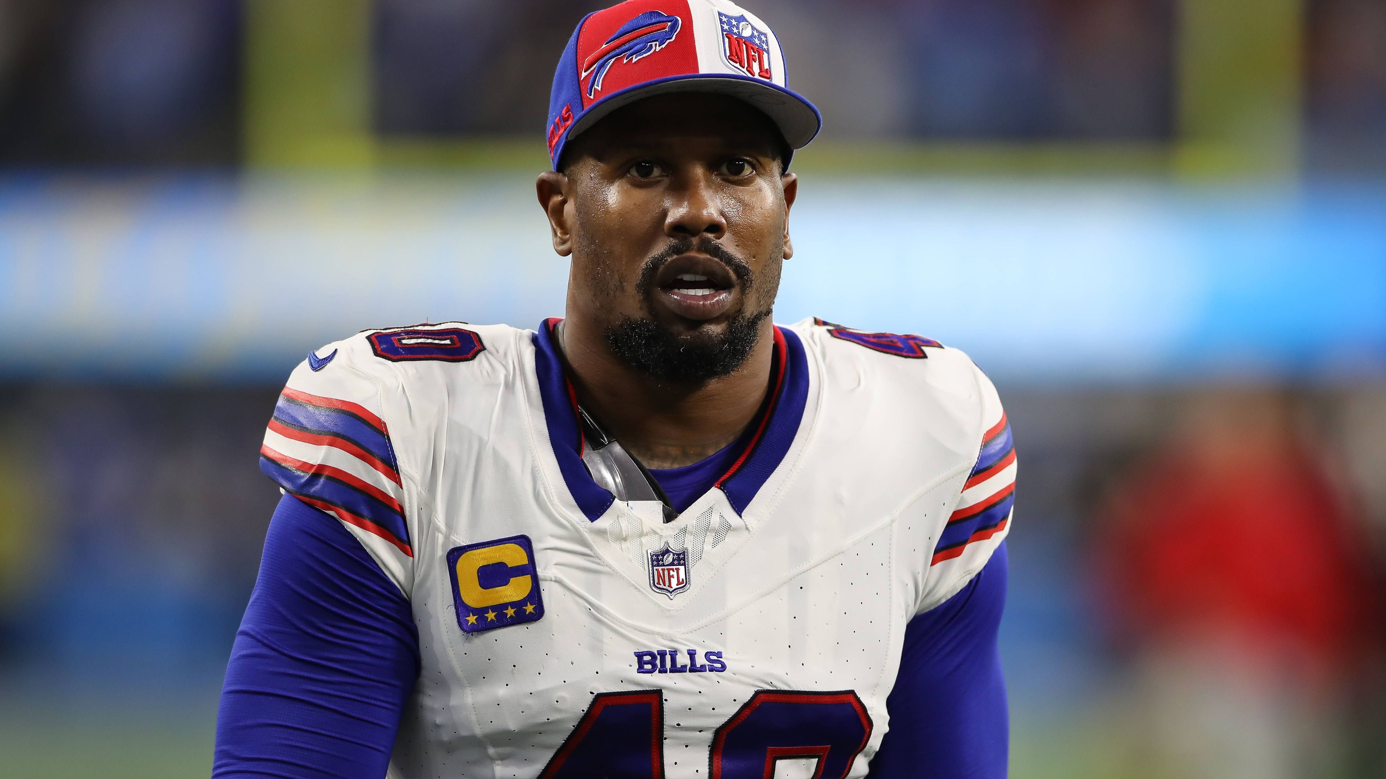 <strong>Von Miller (Pass Rusher)</strong><br>Nach der Entlassungswelle einigten sich die Bills mit Star-Pass Rusher Von Miller auf eine Vertragsumstrukturierung. Laut "ESPN" wird das Grundgehalt des ehemaligen Super-Bowl-Helden der Denver Broncos in diesem Jahr von 17,5 auf 8,855 Millionen Dollar gesenkt. Damit sparen die Bills  demnach 8,645 Millionen Dollar an Cap ein. Zuvor hätten Miller 10,71 Millionen Dollar für 2024 garantiert zugestanden.