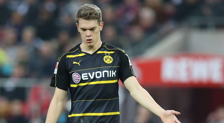 
                <strong>Matthias Ginter</strong><br>
                Matthias Ginter: Ein Laufduell gegen Anthony Modeste wurde verloren – was keine Schande ist. Ansonsten passte sich der 22-Jährige an das Niveau einer nicht immer geforderten, aber oftmals etwas unsicheren Dortmunder Defensive an. ran-Note: 3-
              