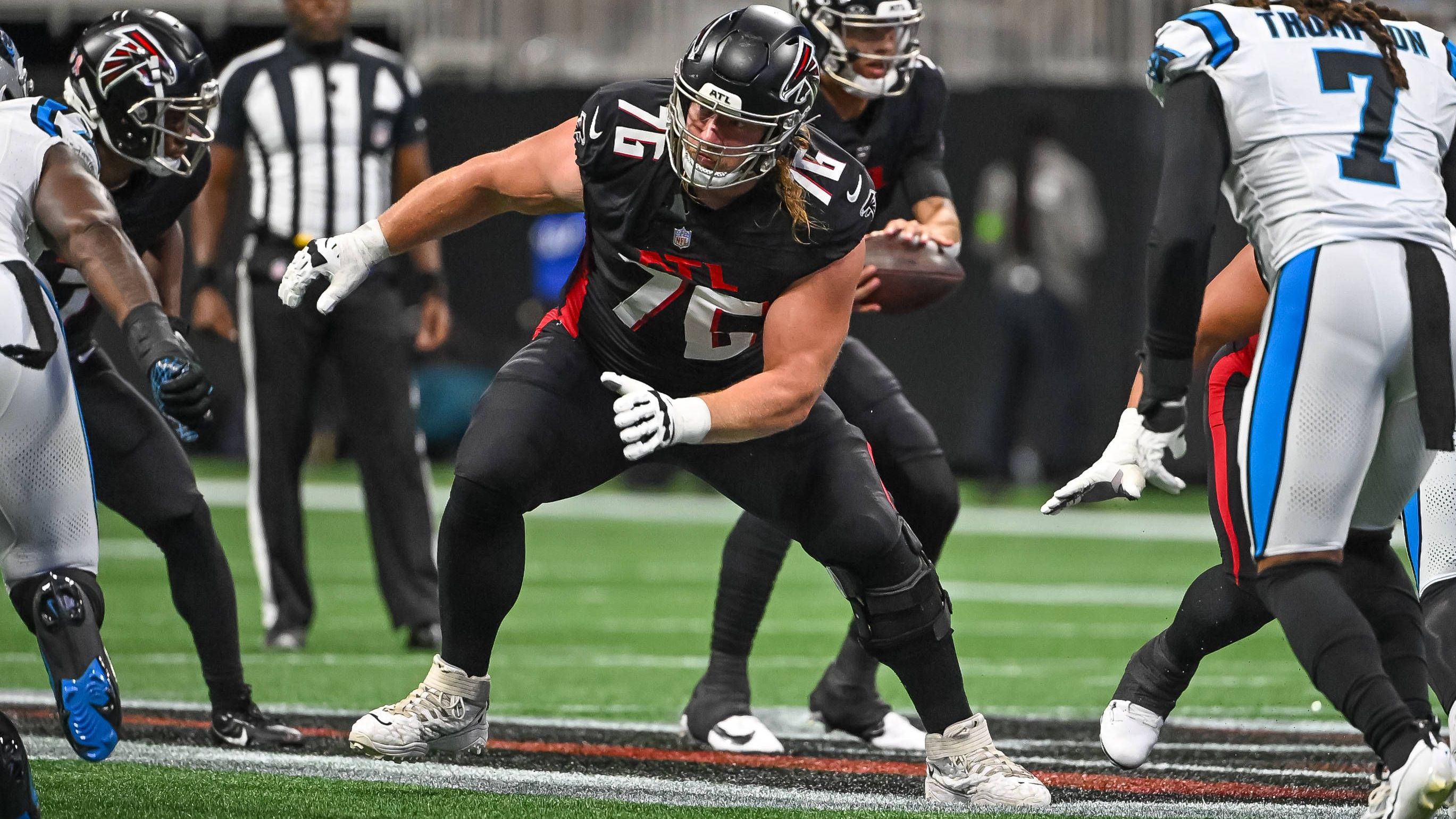 <strong>Atlanta Falcons: Kunstrasen</strong><br>Im Mercedes-Benz Stadium wird auf "Field Turf CORE" gespielt.<br><strong>Das Mercedes-Benz Stadium erhält für die WM 2026 einen Naturrasen.</strong>