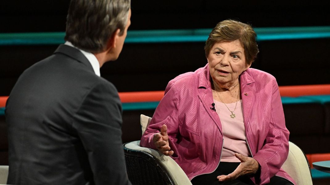 Die Holocaust-Überlebende und Kriegs-Zeitzeugin Ruth Winkelmann zu Gast bei Markus Lanz