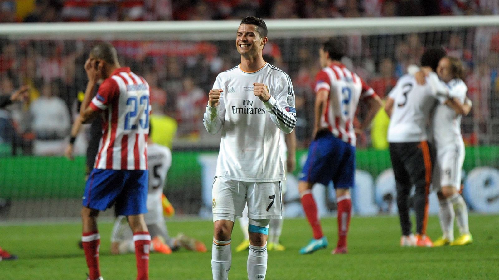 
                <strong>2013/14 - Real Madrid - Atletico Madrid</strong><br>
                &#x2022; <strong>Ergebnis:</strong> 4:1 n.V. (0:1, 1:1) - <br>&#x2022; <strong>Tore:</strong> 0:1 Diego Godin  (36.), 1:1 Sergio Ramos (90.+3) , 2:1 Gareth Bale (110.), 3:1 Marcelo (118.) , 4:1 Cristiano Ronaldo (120./FE)<br>
              