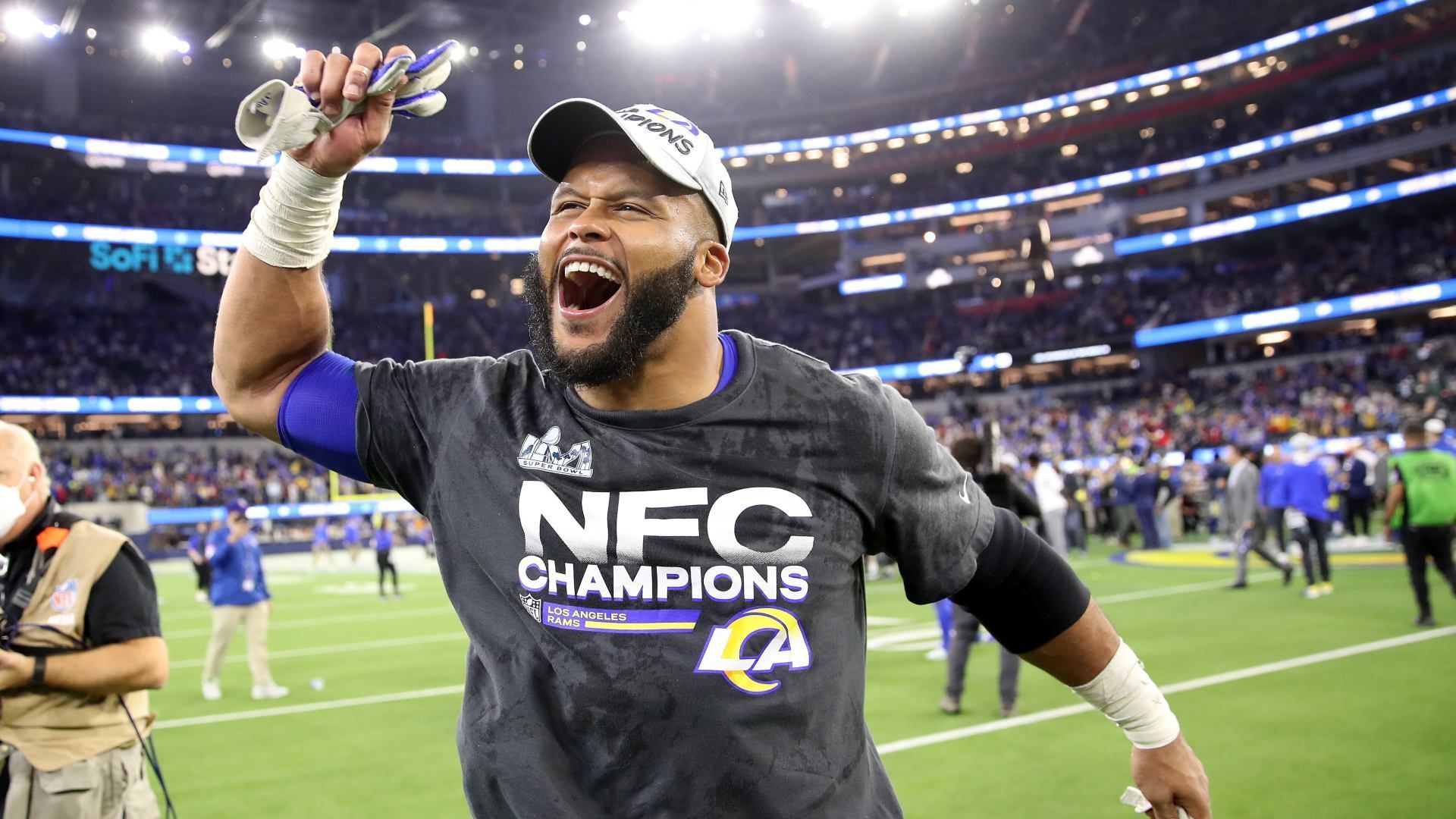 
                <strong>Platz 1: Aaron Donald (Los Angeles Rams) </strong><br>
                Aktuelles Madden-Rating: 99 - Position: Defensive End
              