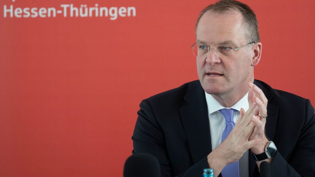 Sparkassen-Präsident Stefan G. Reuß (Bild) fordert mehr Einsatz für Wero – als europäische Alternative zu Paypal und Co.