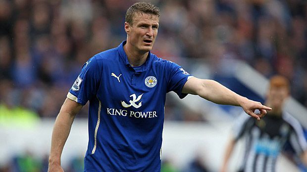 
                <strong>Platz 1: Robert Huth</strong><br>
                Platz 1: Robert Huth mit 269 Einsätzen in der Premier League seit 2001 für FC Chelsea, FC Middlesbrough, Stoke City und Leicester City.
              