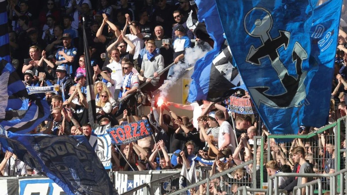 Jubel der HSV-Fans über die Relegation