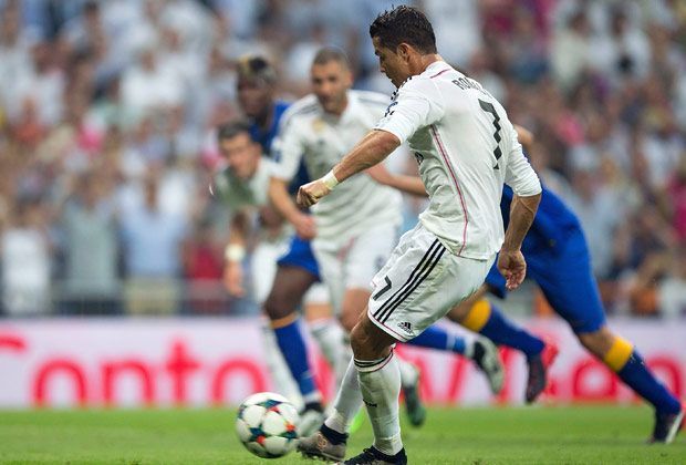 
                <strong>Real Madrid - Juventus Turin</strong><br>
                Nach einem Foul an James Rodriguez gibt es Elfmeter für Real. Der Chef, Cristiano Ronaldo, übernimmt die Verantwortung vom Punkt höchstpersönlich.
              