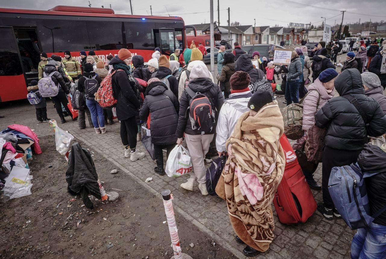 Das englische Wort "Pushback" fand 2021 vor allem in der Diskussion zur Einwanderung über europäische Außengrenzen Verwendung. Mit der Auszeichnung als Unwort des Jahres wollte die Jury für die Verharmlosung des damit bezeichneten menschenfeindlichen Vorgangs gegenüber Asylsuchenden aufmerksam machen.