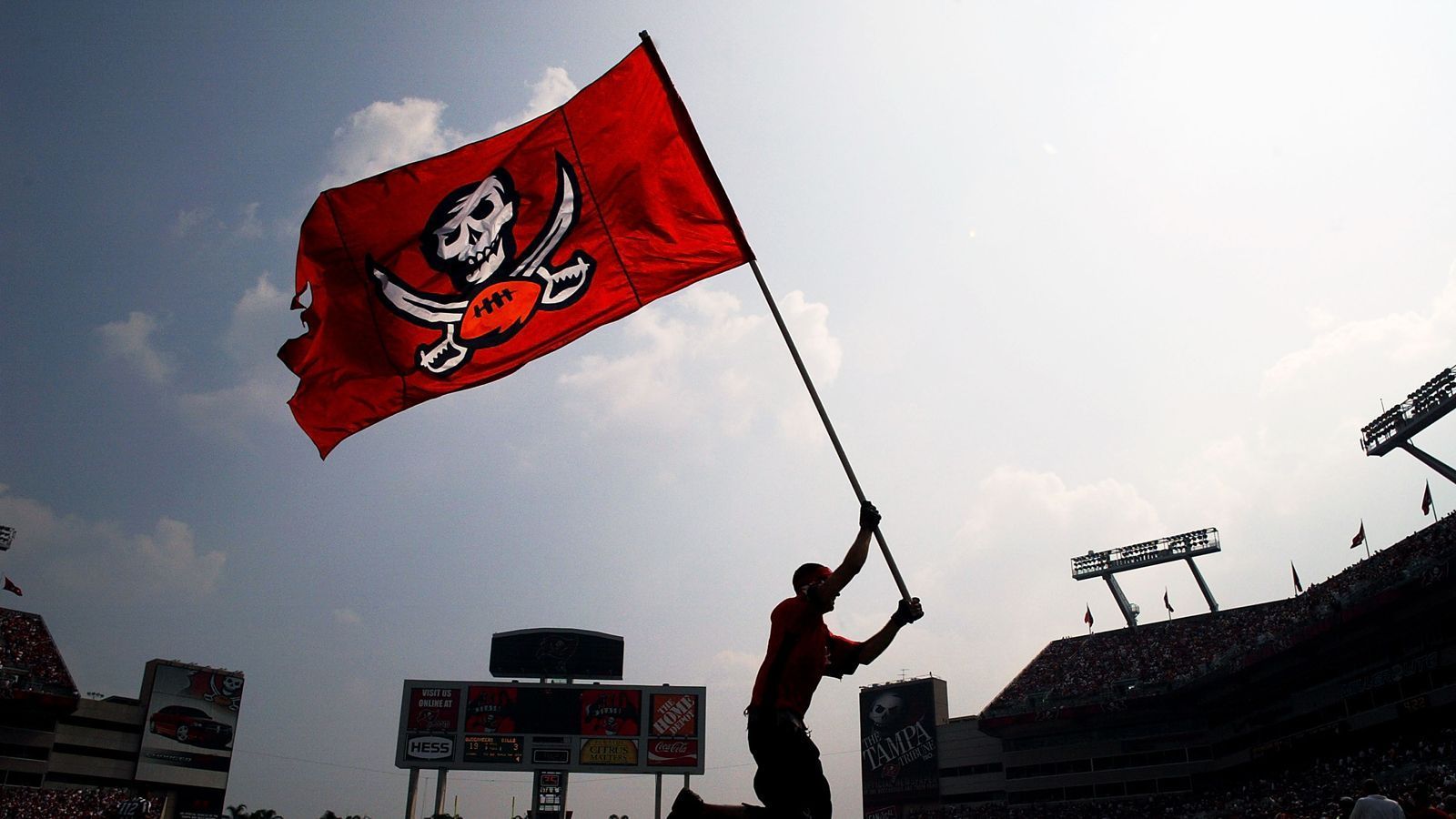 
                <strong>Platz 19: Tampa Bay Buccaneers</strong><br>
                Pick-Anzahl im Draft 2023: 9Alle Picks: 19, 51, 83, 156, 176, 182, 197, 233, 254Wert (CAVOA): 748,0
              