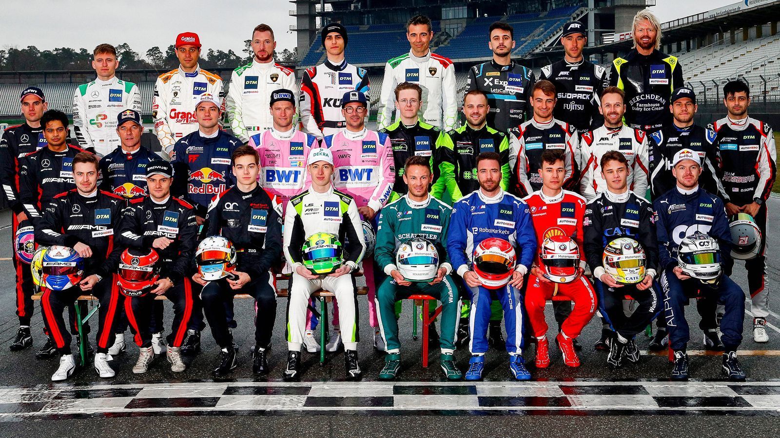 
                <strong>Die Teams und Fahrer der DTM-Saison 2022</strong><br>
                Die neue Saison der DTM läuft. Neue Gesichter, alte Champions: Wer wird der nächste DTM-Meister?
              