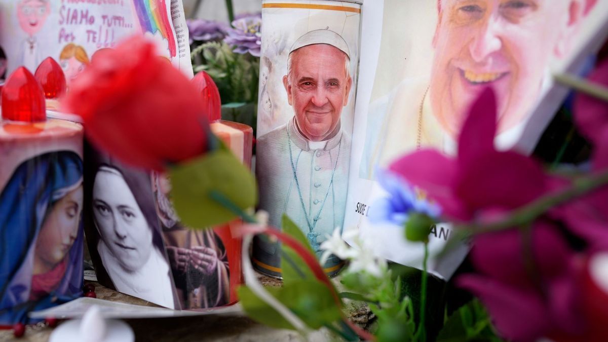 Papst im Gemelli-Krankenhaus in Rom