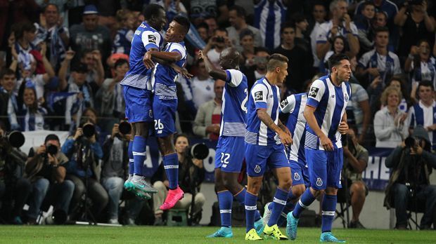 
                <strong>Platz 7: FC Porto</strong><br>
                Platz 7: FC Porto (325 Punkte). 92 gewonnene und 61 verlorene Spiele. 2 Champions-League-Titel.
              