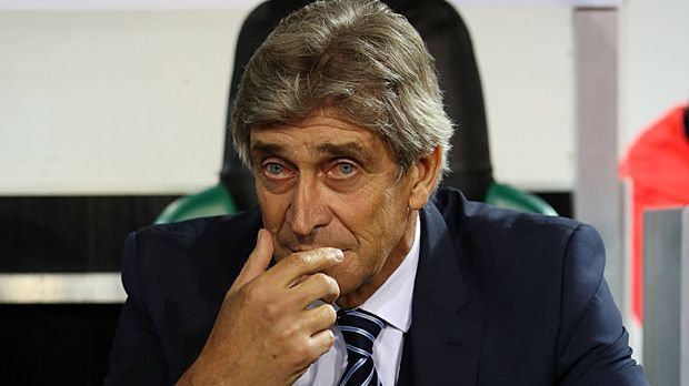 
                <strong>Platz 5: Manuel Pellegrini (Manchester City)</strong><br>
                Platz 5: Manuel Pellegrini (Manchester City). Nach acht Spielen führt der Chilene mit den "Citizens" die Premier-League-Tabelle an, doch andere Teammanager haben anscheinend besser verhandelt. Wobei es sich mit 5,4 Millionen Euro Jahresgage sicher auch ganz gut leben lässt.
              