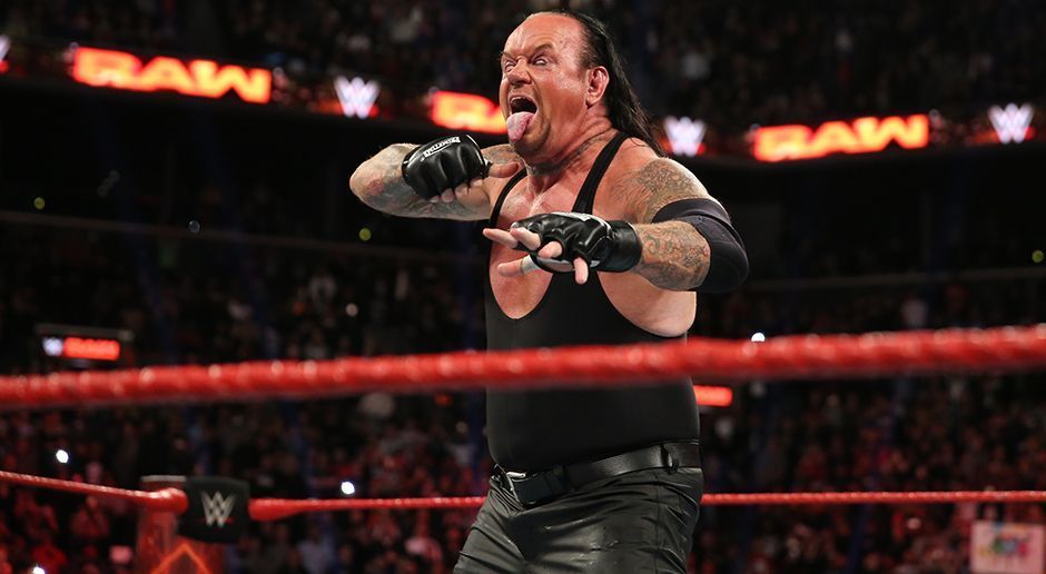 
                <strong>Platz 7: The Undertaker</strong><br>
                Grundgehalt 2019: 2,5 Millionen US-DollarSatte 2,5 Millionen US-Dollar bekommt der Undertaker. Und das für ein paar sporadische Auftritte. Kein schlechter Stunden-Lohn.
              