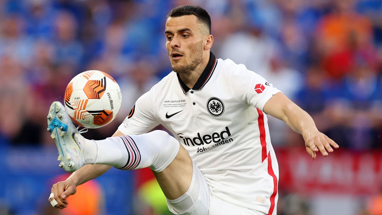 
                <strong>Filip Kostic</strong><br>
                Bei seinen Standards herrschte immer Gefahr im Rangers-Strafraum. Kostics Hereingabe war der Ausschlag für Borres Ausgleichstreffer. ran-Note: 2
              