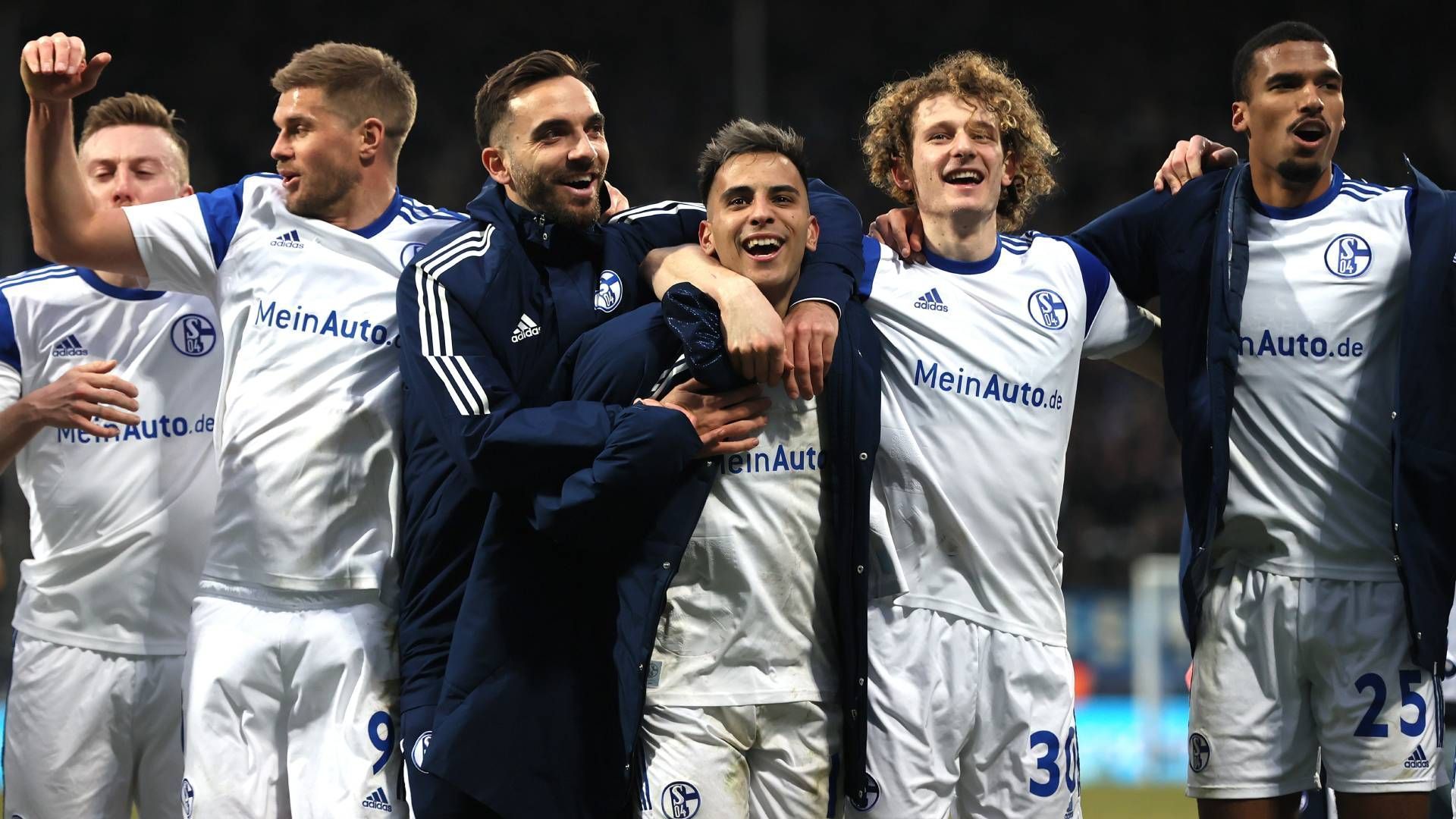 
                <strong>FC Schalke 04: 16. Platz, 30 Punkte, 31:65 Tore</strong><br>
                &#x2022; 33. Spieltag: Eintracht Frankfurt (H, 8.)<br>&#x2022; 34. Spieltag: RB Leipzig (A, 3.)<br>Wenn Ihr durchtippen wollt, wer am Ende wo landet: Hier geht es zum ran Tabellenrechner
              