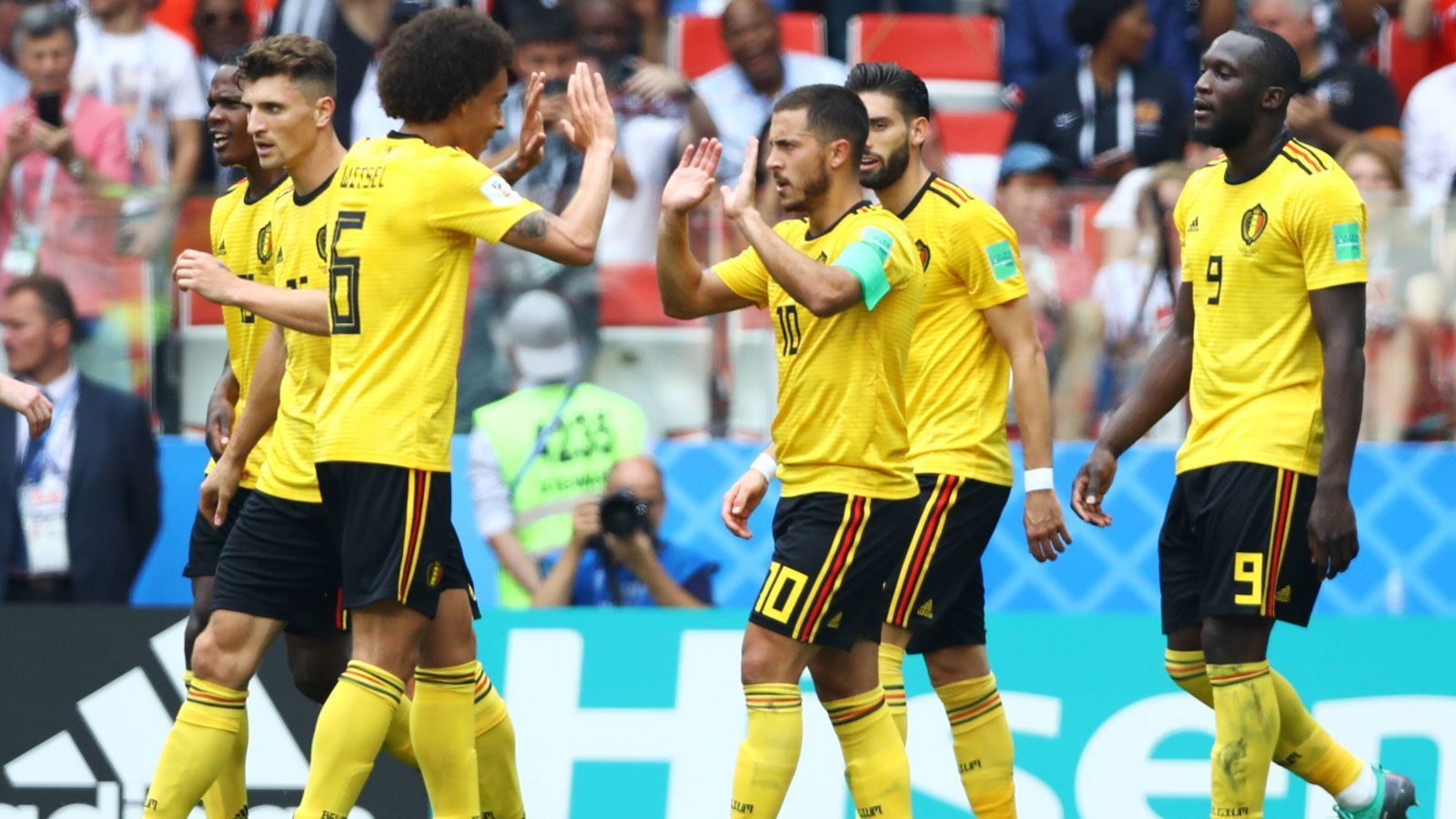 
                <strong>1. Gruppe G: Belgien</strong><br>
                Die Belgier schießen sich gemeinsam mit England in die nächste Runde. Das Spitzenspiel gegen die "Three Lions" entscheiden die "Roten Teufel" in der Gruppe G für sich. Panama und Tunesien haben in den ersten beiden Spielen keine Chance. Im Achtelfinale wartet nun der 2. der Gruppe H.
              