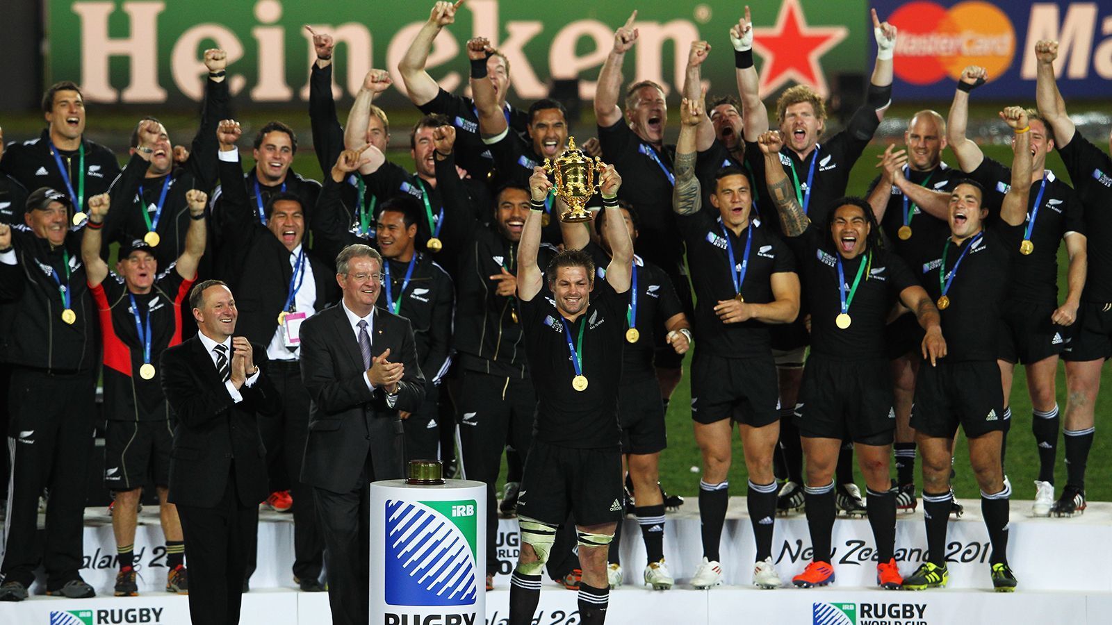 <strong>Neuseeland 2011</strong><br>
                Gastgeber: Neuseeland; Finale: Neuseeland - Frankreich 8:7
