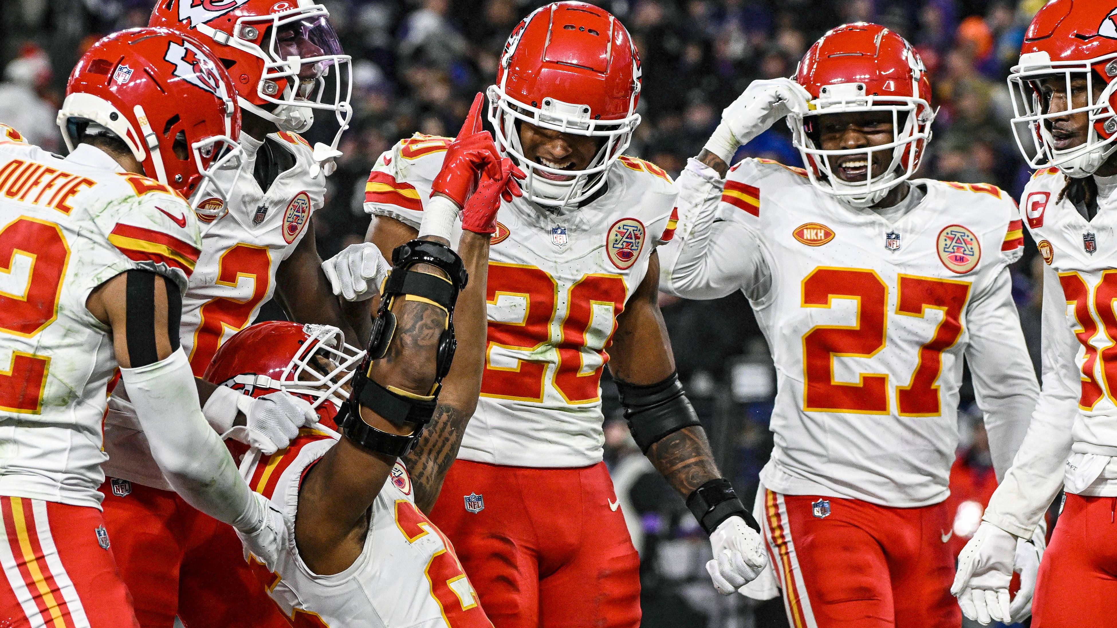 <strong>Passverteidigung: Kansas City Chiefs</strong><br>Pro Spiel zugelassene Passing-Yards: 181,5 (#4 NFL)<br>Durchschnittliche zugelassene Yards pro Pass: 5,4&nbsp; (#2 NFL)<br>Durchschnittliche Completion-Rate pro Spiel: 60,51 Prozent (#4 NFL)<br>Team-Interceptions: 8<br>Team-Pass-Deflections: 72