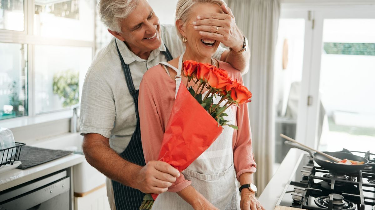 Valentinstag Pärchen Blumengeschenk