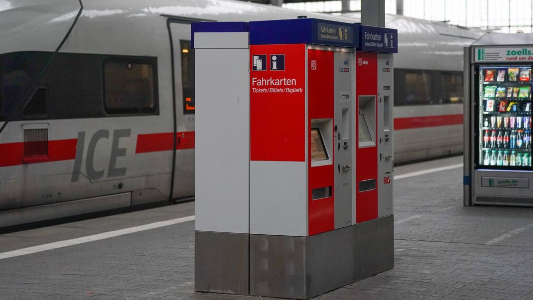 Wer zukünftig mit dem Zug unterwegs, muss für Fernreisen tiefer in die Tasche greifen.