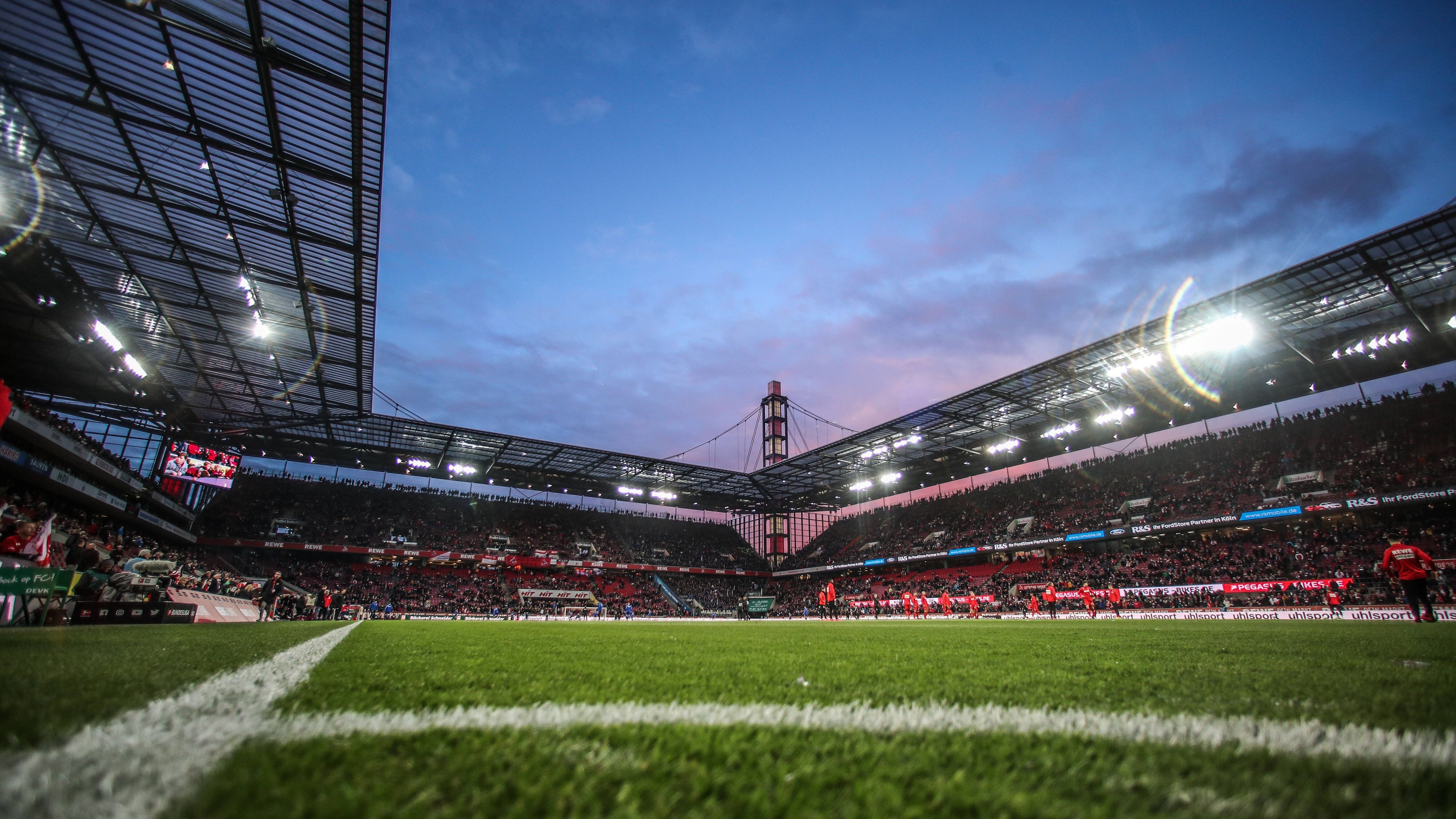 
                <strong>Rhein-Energie-Stadion</strong><br>
                Verein: 1. FC KölnErstes Spiel: 13.02.1948 (bis 2004 Müngersdorfer Stadion)
              