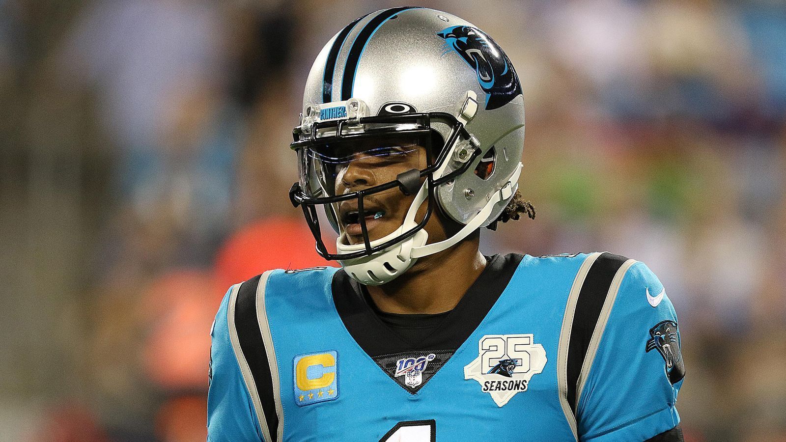 
                <strong>Cam Newton zu den Los Angeles Chargers</strong><br>
                Denn die Panthers trennen sich von ihrem jahrelangen Aushängeschild. Das Vertrauen in den verletzungsanfälligen Körper des 30-Jährigen war dann am Ende zu gering. Für ihn geht es in die Sonne: Newton ersetzt bei den Los Angeles Chargers Philip Rivers.
              