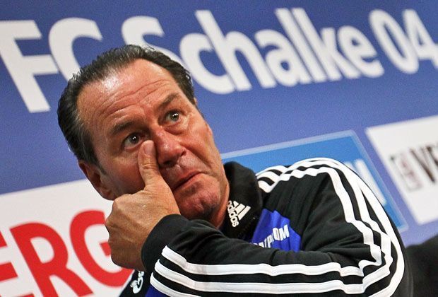 
                <strong>Huub Stevens</strong><br>
                Platz 4: Huub Stevens mit durchschnittlich 1,75 gewonnenen Punkten in der Bundesliga. Der Niederländer kann nicht nur Abstiegskampf, mit dem FC Schalke 04 kämpfte Stevens auch erfolgreich im oberen Tabellenbereich.
              