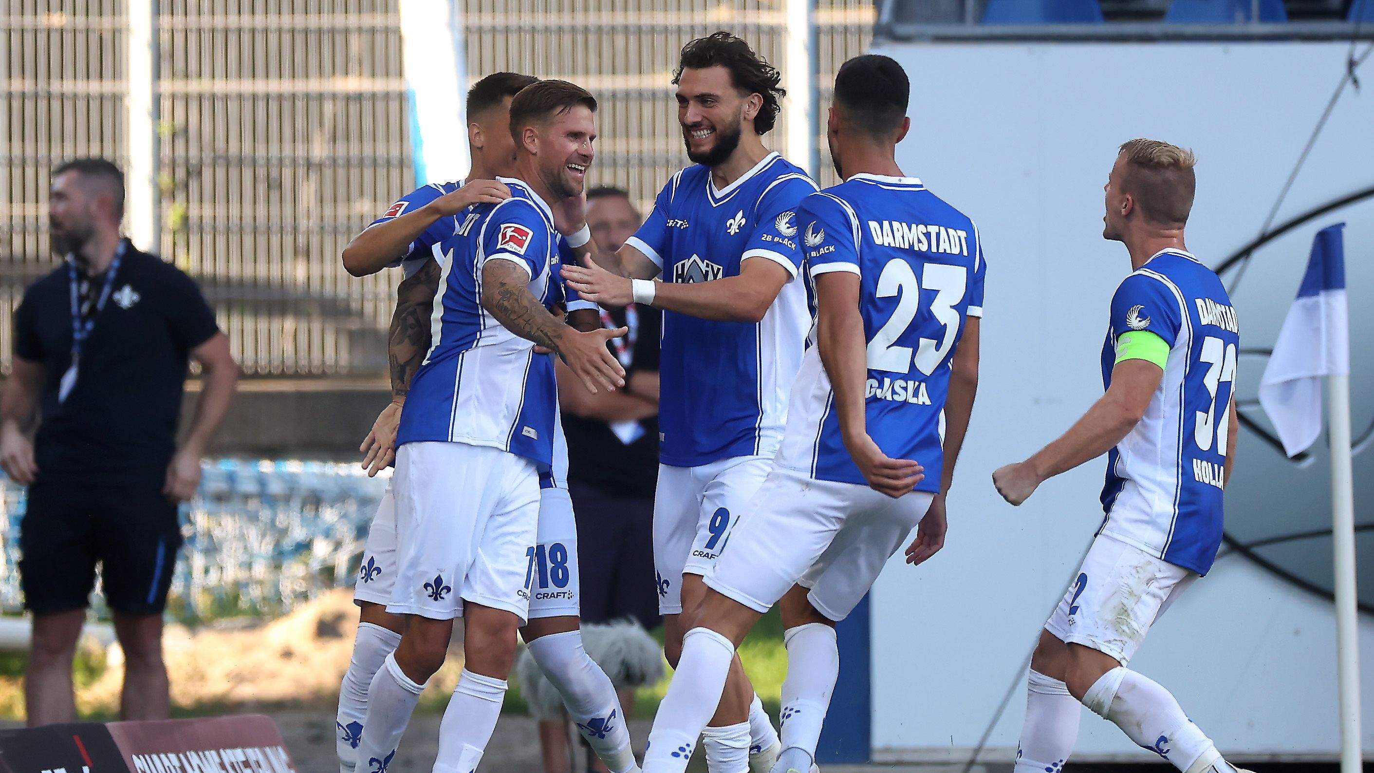 <strong>16. Darmstadt 98 (Bundesliga)</strong><br>Follower: 6.012<br>Beiträge im November: 6<br>Interaktionsrate: 4,23 Prozent