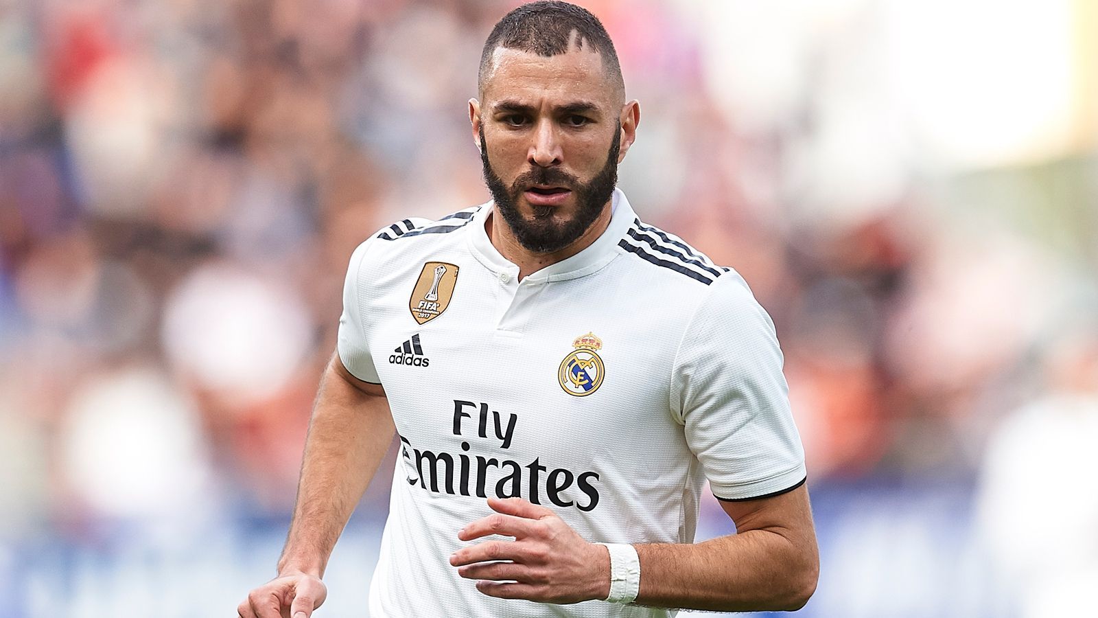 
                <strong>Platz 5: Karim Benzema</strong><br>
                Vereine: Olympique Lyon, Real Madrid67 Tore in 124 Spielen
              