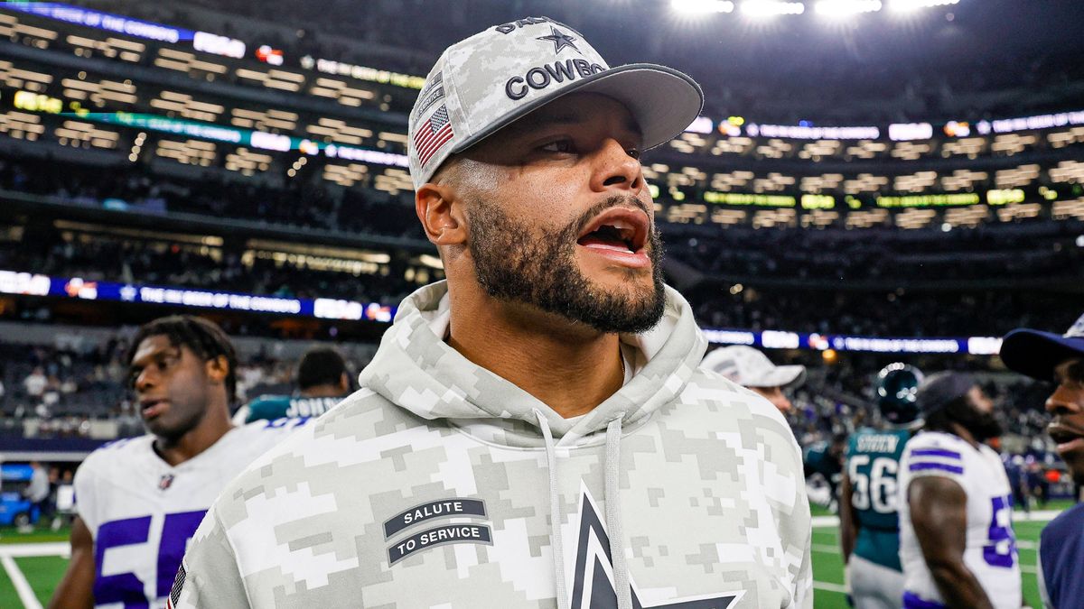 ARLINGTON, TX - NOVEMBER 10: Dallas Cowboys quarterback Dak Prescott (4) looks for other players after the game between the Dallas Cowboys and the Philadelphia Eagles on November 10, 2024 at AT&T S...