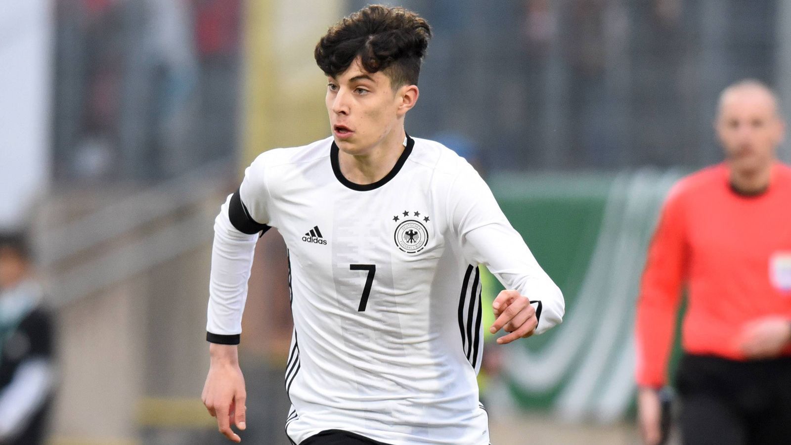 
                <strong>Kai Havertz</strong><br>
                U17-Debüt: 09.09.2015 U17-Spiele/-Tore: 16/2A-Nationalmannschaft-Debüt: 09.09.2018 A-Nationalmannschaft-Spiele/-Tore: 3/0
              